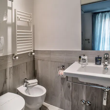 ジュリア 3* チャンピーノ